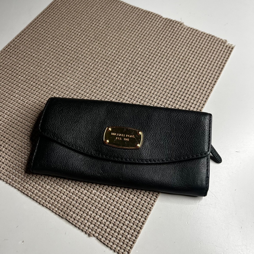 Michael Kors Fulton Black Pebbled Leather Continental Flap Wallet Gold Logo